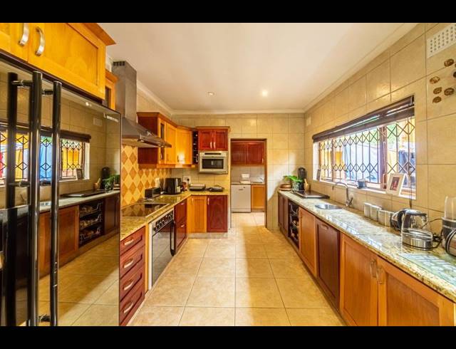 4 BEDROOM HOUSE FOR SALE IN CHILTERN HILLS